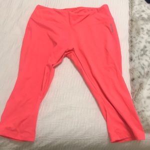 Reebok capri workout leggings